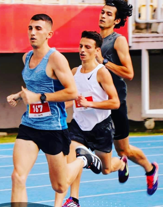 dimitar petrovski atleticar i trener udarite od neuspesite koi sum gi dobival mnogu poveke go razgorele ognost vo mene otkolku pofalbite 2