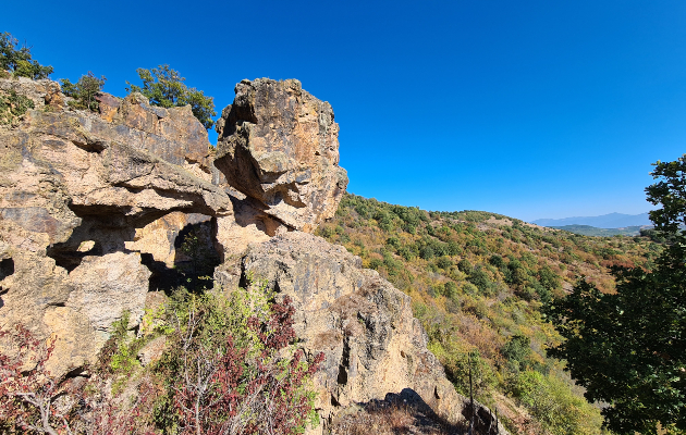 shto krijat vodenivkite pesteri i pesternata crkva sv bogorodica v0 selo lesnovo 6