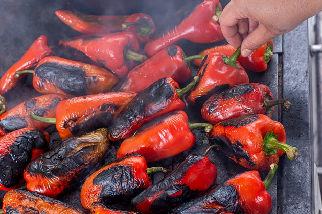 tajnite-za-dobar-ajvar-od-mojata-baba-koga-gi-banjav-piperkite-me-karashe-taka-kje-bil-gorchliv-i-zhiv-05.jpg