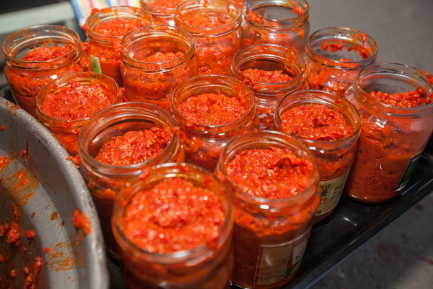 tajnite-za-dobar-ajvar-od-mojata-baba-koga-gi-banjav-piperkite-me-karashe-taka-kje-bil-gorchliv-i-zhiv-10.jpg