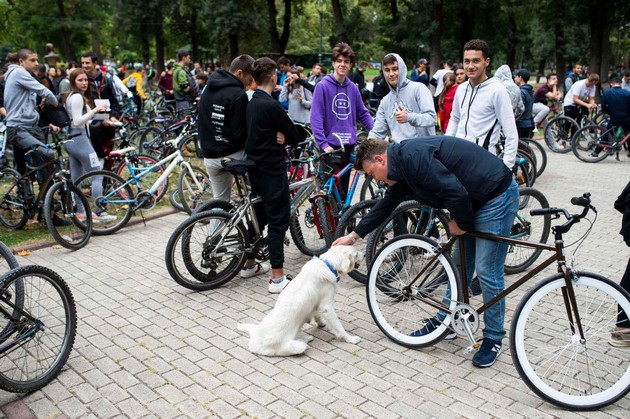 velosipedsko-defile-niz-skopje-po-povod-denot-bez-avtomobili-03.JPG