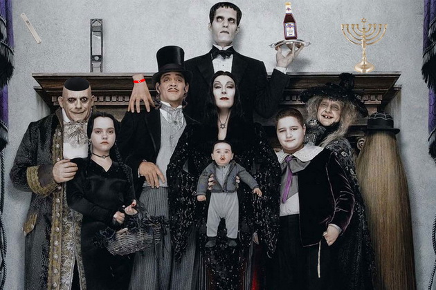 najdobrata-halloween-maska-godinava-krisi-tajgen-i-djon-ledjend-so-decata-kako-addams-family-foto-03.jpg