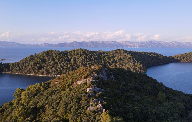dime trajanovski so velosiped niz vrna gora hrvatska i bosna a mozebi nekogas ke go obikoli i celiot svet 5