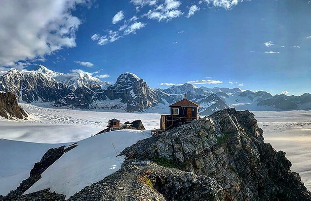 najoddalecheniot-hotel-vo-svetot-se-naogja-na-1-829-m-visochina-obvien-so-magijata-na-polarnata-svetlina-foto-05.jpg