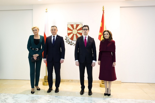 pretsedatelot-i-prvata-dama-na-makedonija-modno-usoglaseni-elizabeta-gjorgievska-so-besprekoren-stajling-foto-06.jpg