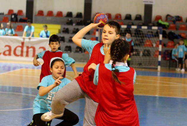 gjorgonoski-sozdavame-uslovi-sekoe-dete-da-gi-pokazhe-svoite-afiniteti-i-razvie-svojot-talent-kon-rakometot-01.jpg