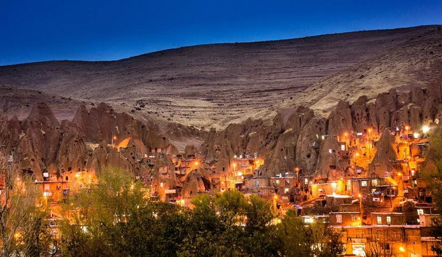 iranska-kapadokija-unikatno-selo-kade-shto-zhitelite-zhiveat-vo-izdlabeni-vulkanski-karpi-foto-5.jpg