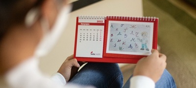 iutekredit-i-decata-od-sos-detsko-selo-napravija-originalen-kalendar-za-2022-godina-povekje.jpg