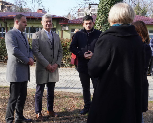 ou-grigor-prlichev-od-ohrid-so-poddrshka-na-halkbank-dobi-senzorna-gradina-nameneta-za-uchenici-so-poprechenost-05.jpg