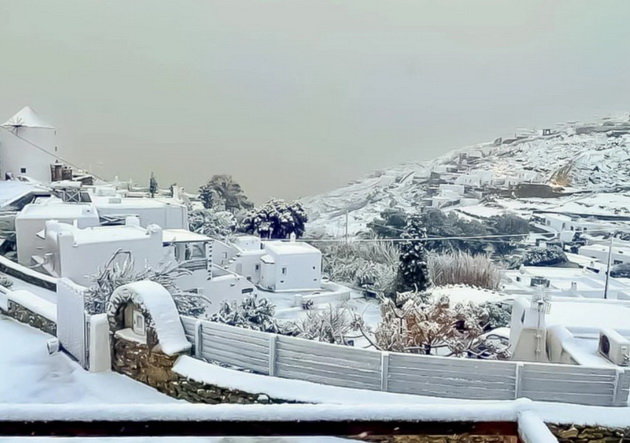 magichna-gletka-mikonos-i-site-grchki-ostrovi-kikladi-pod-snezhna-prekrivka-foto-02.jpg