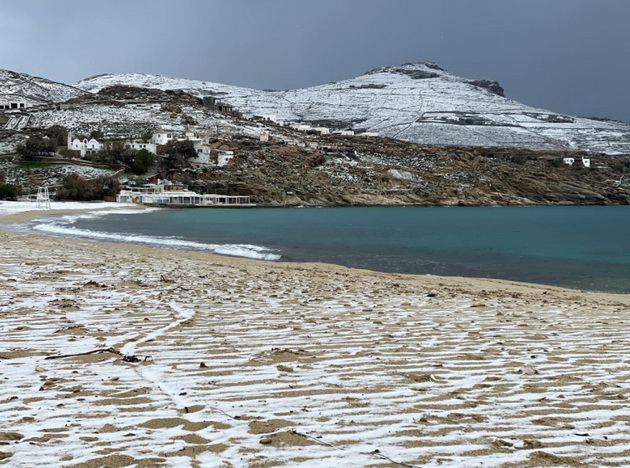 magichna-gletka-mikonos-i-site-grchki-ostrovi-kikladi-pod-snezhna-prekrivka-foto-04.jpg