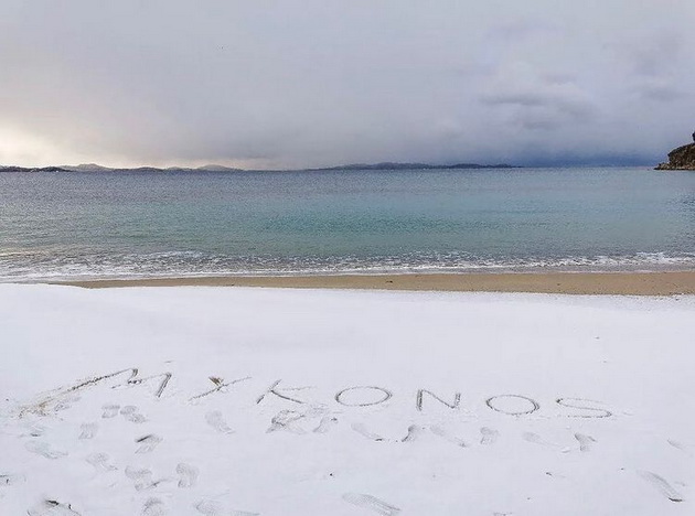 magichna-gletka-mikonos-i-site-grchki-ostrovi-kikladi-pod-snezhna-prekrivka-foto-09.jpg