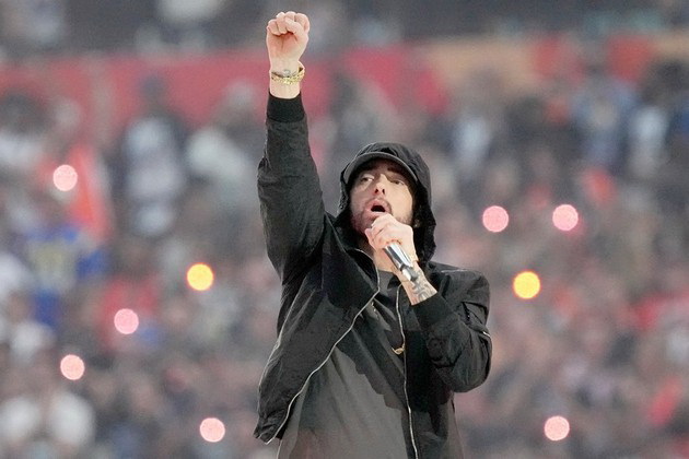 kako-terapija-za-mileniumci-snup-dog-i-najgolemite-hip-hop-dzvezdi-od-ranite-2000-ti-ja-razbudija-nostalgijata-na-super-bowl-2022-06.jpg