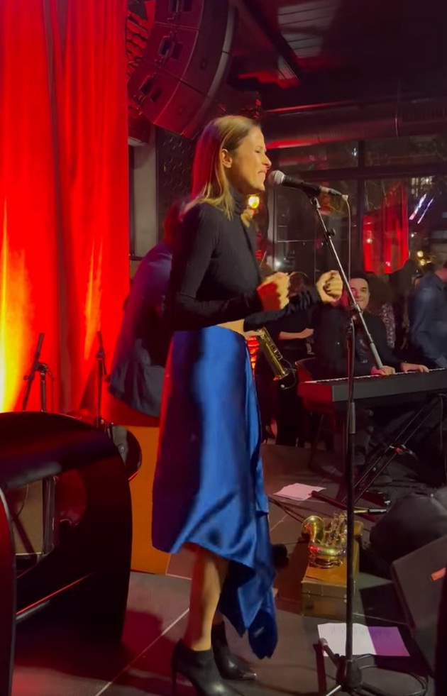 karolina-gocheva-vo-krop-top-i-zdolnishte-go-istakna-tenkiot-struk-na-nastap-vo-skopje-03.jpg