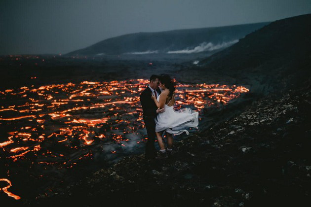 volshebni-svadbeni-fotografii-napraveni-pokraj-aktiven-vulkan-vo-island-03.jpg