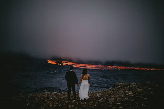 volshebni-svadbeni-fotografii-napraveni-pokraj-aktiven-vulkan-vo-island-12.jpg
