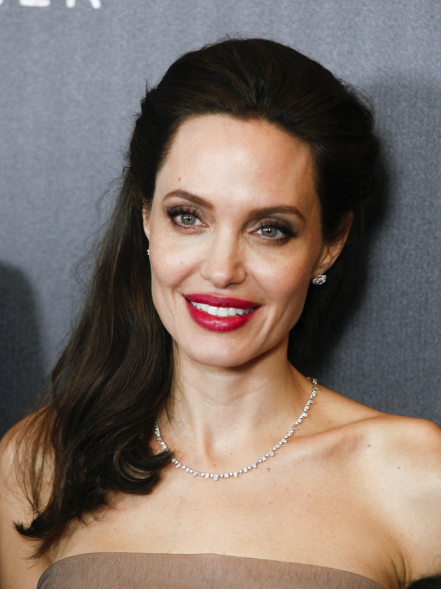 6-modni-lekcii-koi-gi-naucivme-od-angelina-jolie-08.jpg