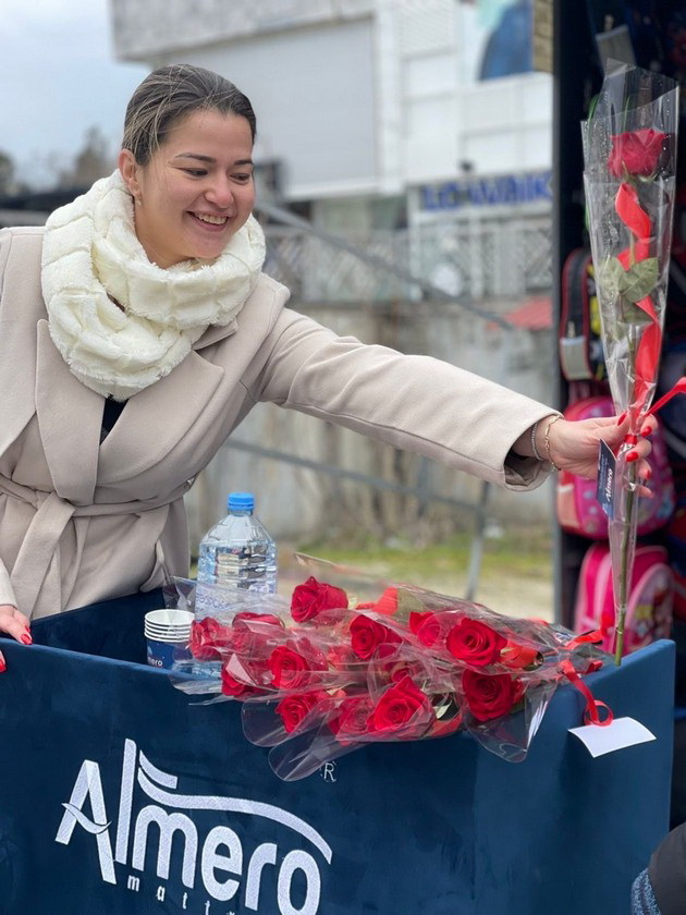 almero-so-prijatno-iznenaduvanje-za-zhenite-od-povekje-gradovi-po-povot-8-mi-mart-09.jpg