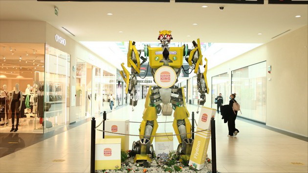 dzhinovski-roboti-od-vselenata-pristignaa-vo-east-gate-mall-02.jpg