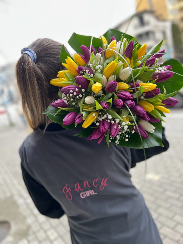 elena-od-fancy-flower-boutique-bozhurot-e-najdelikaten-cvet-klient-posaka-da-vrati-buket-po-24-chasa-07.jpeg