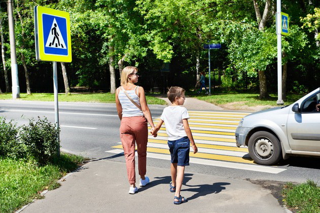 ja-drzhite-vratata-za-lichnost-koja-e-mnogu-daleku-i-ushte-6-raboti-shto-gi-pravite-od-uchtivost-no-treba-da-prestanete-04.jpg