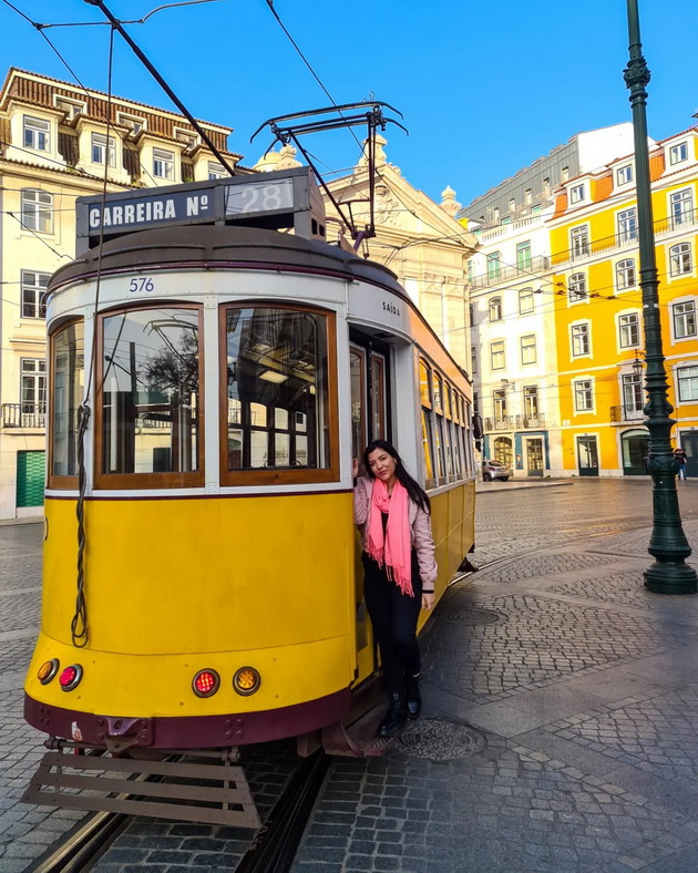divna-milkovska-me-izmorija-nagorninite-vo-lisabon-no-gradot-e-magichen-i-portugalcite-se-preljubezni-16.jpg