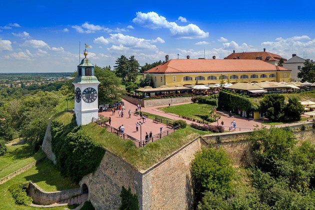 skrieni-bogatstva-sokachinja-i-spoj-na-kultura-i-umetnost-edinstvenata-ubavina-na-centarot-na-novi-sad-i-petrovaradinskata-tvrdina-06.jpg
