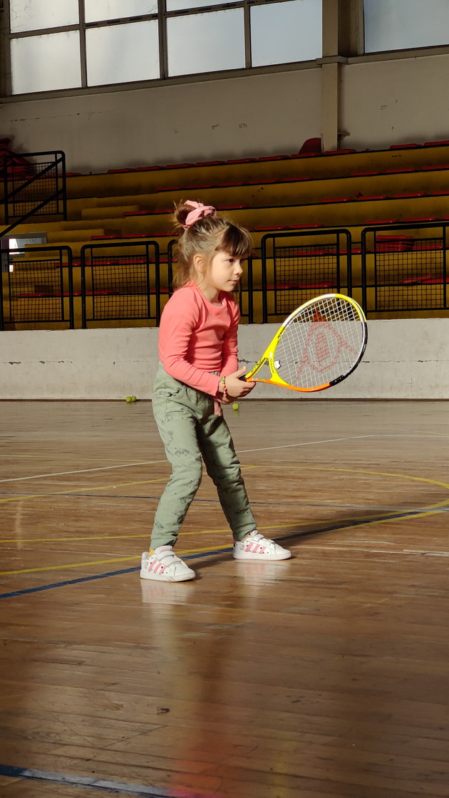 majkata-na-5-godishna-teniserka-od-skopje-melanija-pochna-da-trenira-tenis-na-3-godini-sega-uchestvuva-na-natprevari-13.jpg