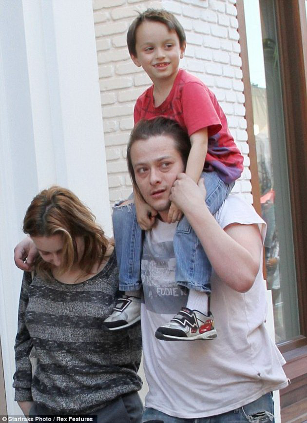article-0-1A444A2B000005DC-83_634x874.png