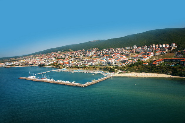 sveti-vlas-turistichko-mesto-na-crnoto-more-koe-bugarskata-elita-go-obozhava-02.jpg