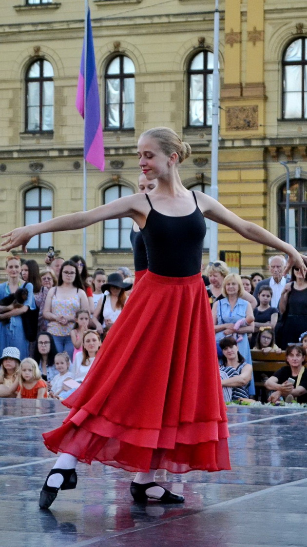 afrodita-siljanoska-16-ja-pretstavuvashe-makedonija-na-svetsko-prvenstvo-za-tanc-vo-baletot-bolkata-e-neizbezhna-no-ne-ni-pomisluvam-na-druga-profesija-19.jpg