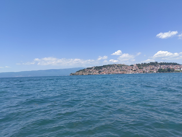 bev-so-ohrid-so-gliser-krstarev-po-krajbrezhjeto-javav-konji-go-posetiv-magichniot-manastir-zaum-besceneto-iskustvo-09.jpg