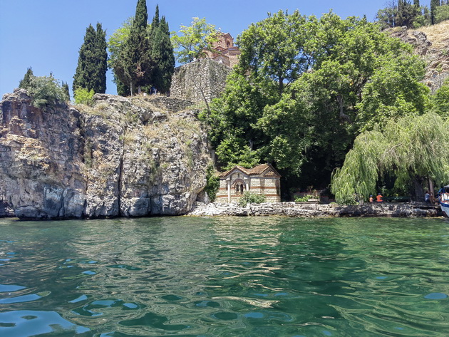 bev-so-ohrid-so-gliser-krstarev-po-krajbrezhjeto-javav-konji-go-posetiv-magichniot-manastir-zaum-besceneto-iskustvo-15.jpg