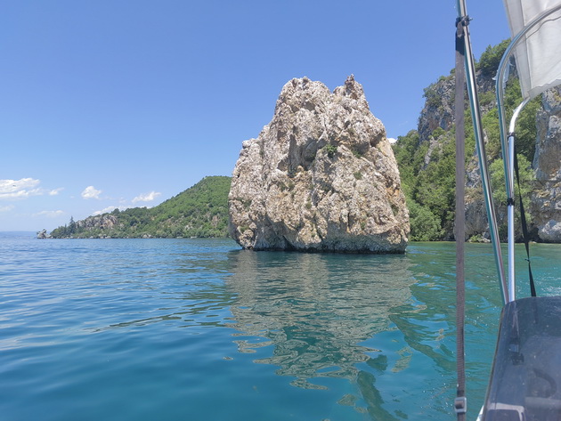 bev-so-ohrid-so-gliser-krstarev-po-krajbrezhjeto-javav-konji-go-posetiv-magichniot-manastir-zaum-besceneto-iskustvo-40.jpg