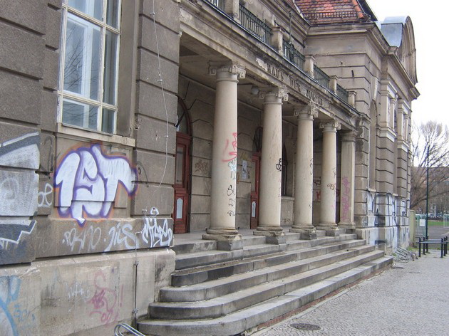 raboti-shto-turistite-treba-da-prestanat-da-gi-pravat-spored-lugje-koi-zhiveat-na-turistichki-destinacii-02.jpg