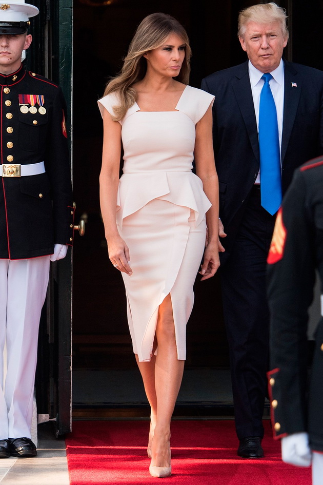 retko-pojavuvanje-na-melanija-tramp-nitu-traga-od-glamurot-so-baletanki-bega-od-pparaco-fotografite-02.jpg