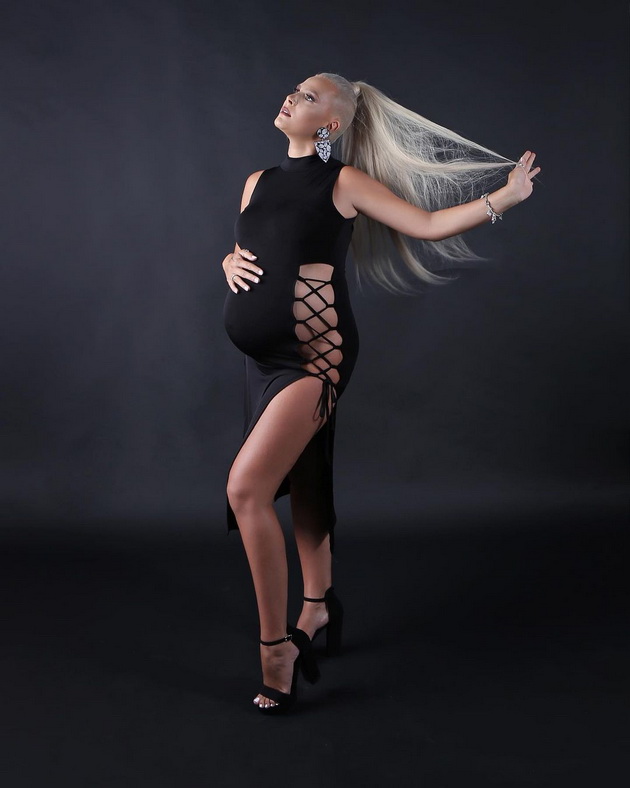 sara-mejs-go-pokazha-trudnichkiot-stomak-vo-9-iot-mesec-od-bremenosta-foto-03.jpg