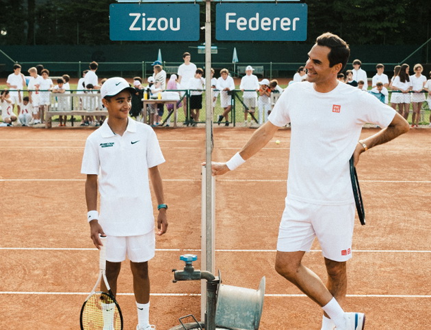 bravo-za-federer-emotivno-video-vo-koe-teniserot-go-ispolni-vetuvanjeto-shto-mu-go-dal-na-edno-momche-pred-5-godini-03.jpg