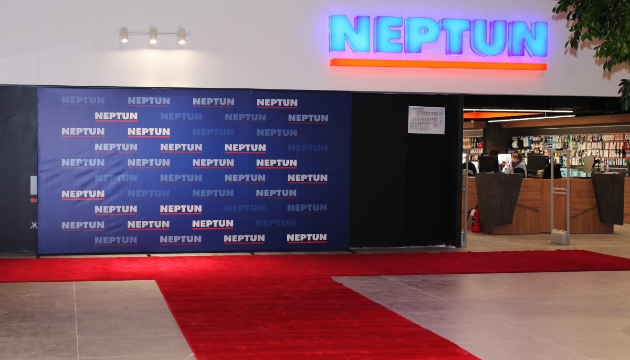 mala-materijalna-shteta-vo-prodazhnot-salon-na-neptun-vo-ist-gejt-mol-po-vcherashnoto-nevreme-01.jpg