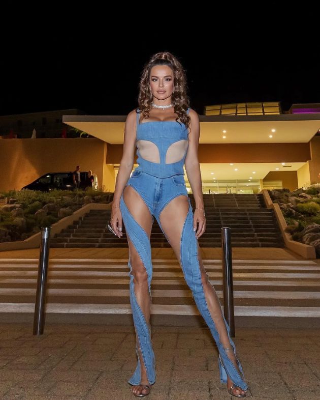 severina-vo-teksas-kombinacija-koja-samo-taa-mozhe-da-ja-iznosi-glamurozno-i-seksi-foto-05.jpg