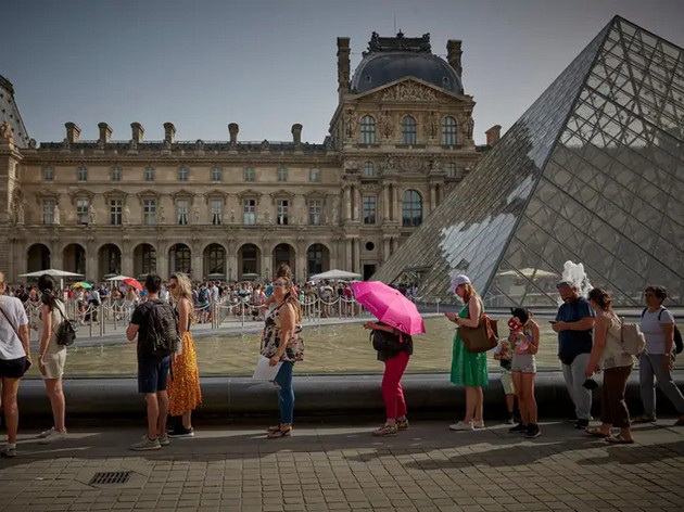 zhiveev-vo-pariz-koi-se-najchestite-greshki-shto-gi-pravat-turistite-koi-go-posetuvaat-05.jpg