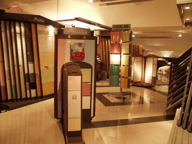 ivana-od-salonot-za-plochki-kerapro-go-naslediv-semejniot-biznis-od-roditelite-od-pred-30-godini-chesta-e-ogromna-06.jpg
