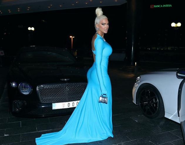 jelena-karleusha-so-holivudski-glamur-vo-sina-toaleta-na-zabava-na-hrvatskiot-hello-magazin-02.jpg