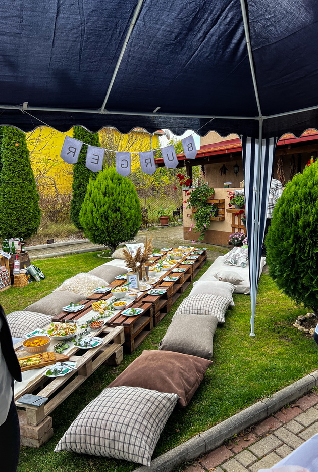 tematski-28-mi-rodenden-na-dechko-od-kumanovo-so-skara-burger-bar-kjebe-bar-i-meni-foto-21.jpeg