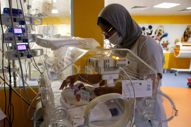 prvata-prezhiveana-devetorka-vo-svetot-se-vrati-doma-vo-mali-po-povekje-od-edna-godina-medicinska-nega-02 (1).jpg-04.jpg