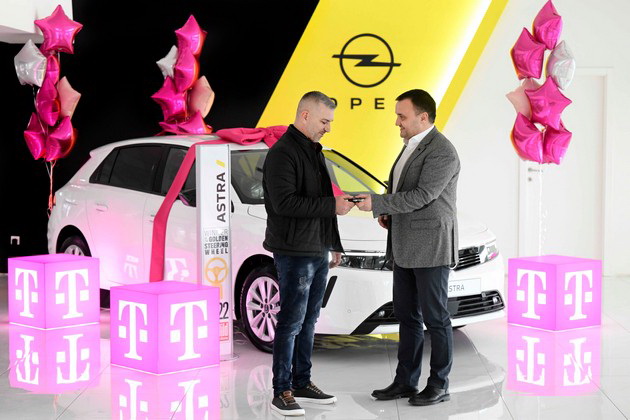 dodelena-glavnata-nagrada-opel-astra-od-nagradnata-igra-na-telekom-telekom-nagraduva-03.jpg