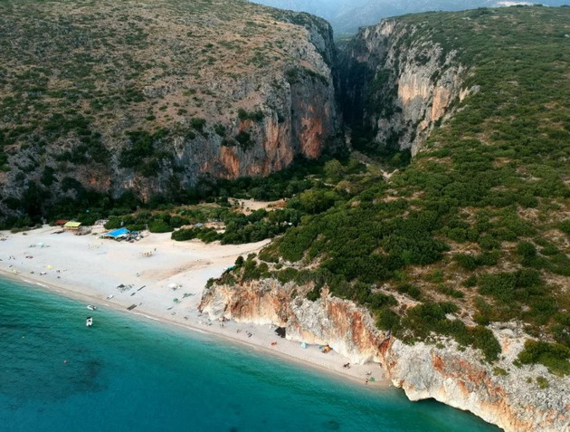 albanija-i-ushte-10-zemji-koi-najmnogu-gi-iznenadile-turistite-so-ubavinata-03.jpg