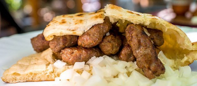 bosanski-kjebap-grchko-giro-lista-so-najdobri-tradicionalni-jadenja-niz-svetot-ja-ima-li-makedonija-12.jpg