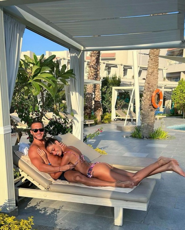 ceca-razhnatovikj-na-kopaonik-jelena-karleusha-so-nikogash-potenok-struk-shto-pravat-regionalnite-dzvezdi-na-instagram-denovive-08.jpg