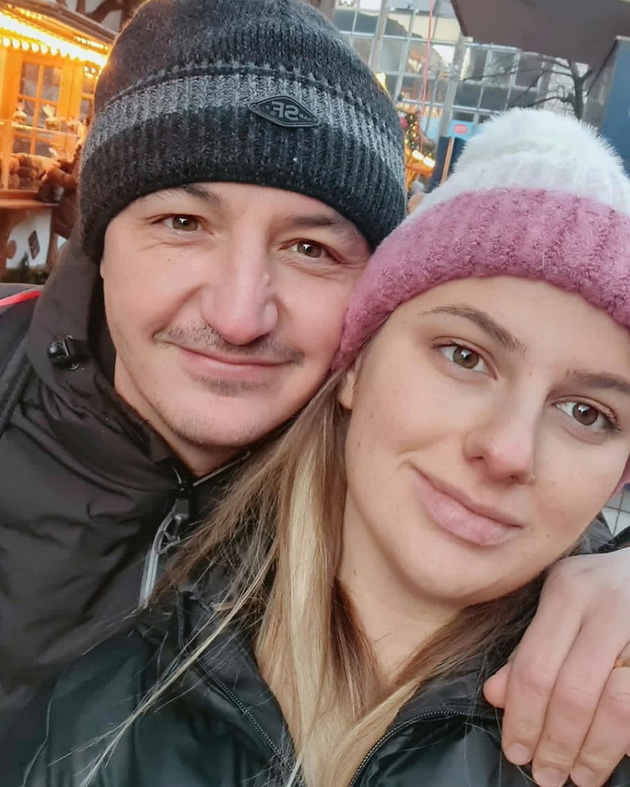 prvi-fotografii-od-bolnica-borko-ristovski-ja-drzhi-novorodenata-kjerkichka-vo-race-06.jpg